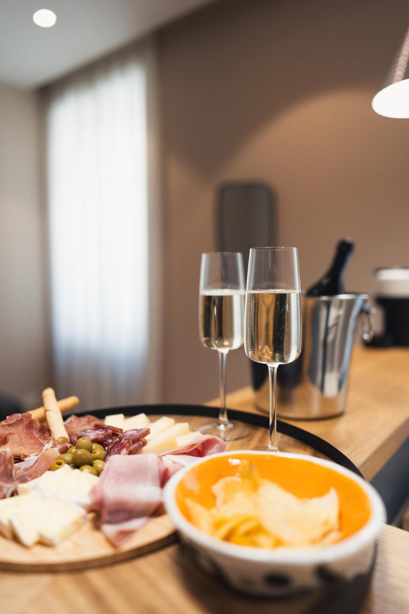 Corte Novella Hotel & Residence ブレシア エクステリア 写真